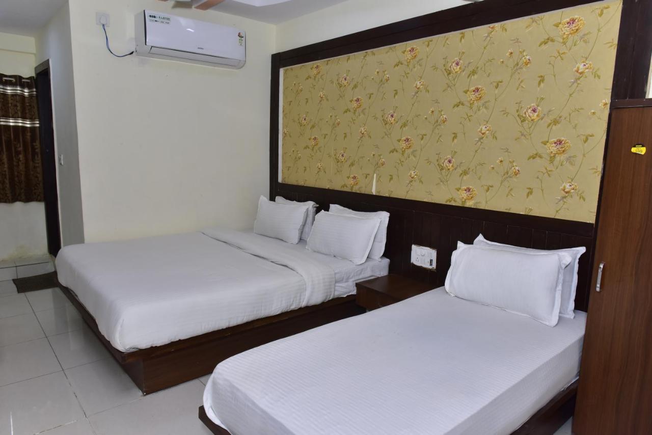 Hotel Peradiot Ahmedabad Eksteriør billede