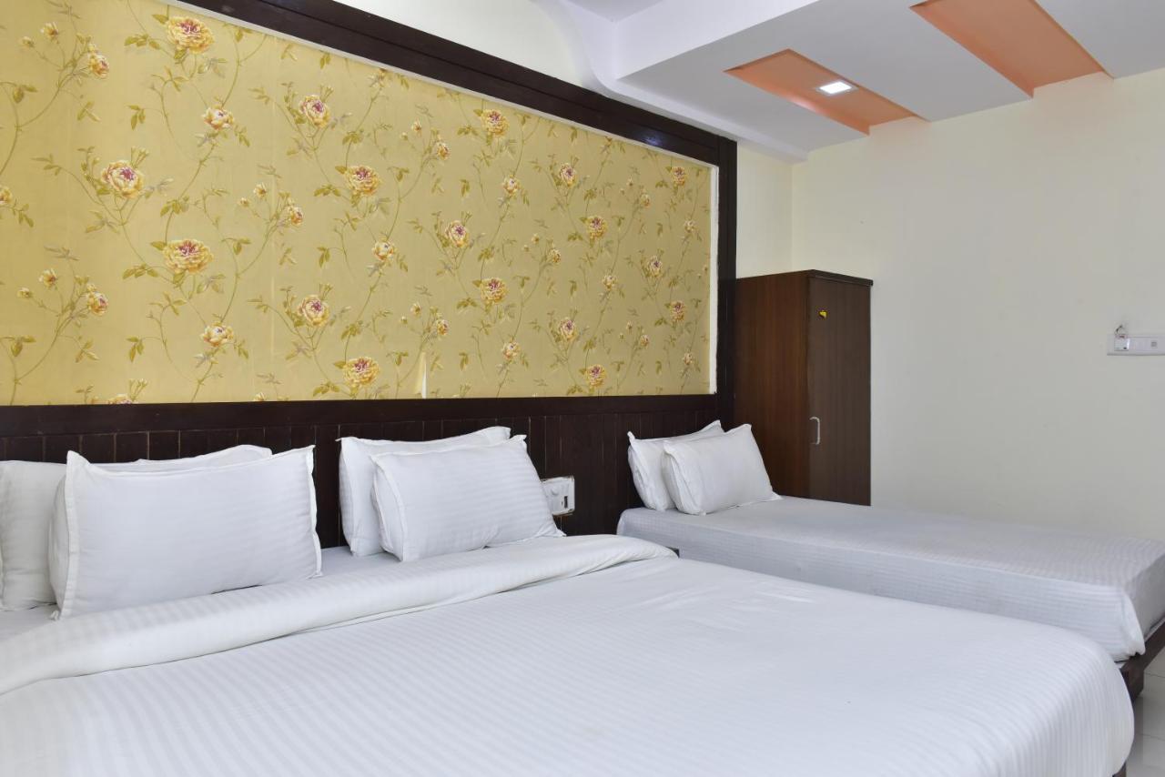 Hotel Peradiot Ahmedabad Eksteriør billede