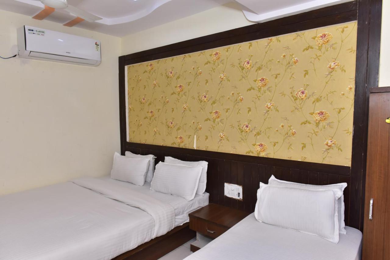 Hotel Peradiot Ahmedabad Eksteriør billede