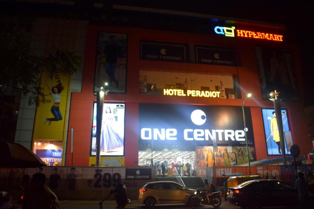 Hotel Peradiot Ahmedabad Eksteriør billede