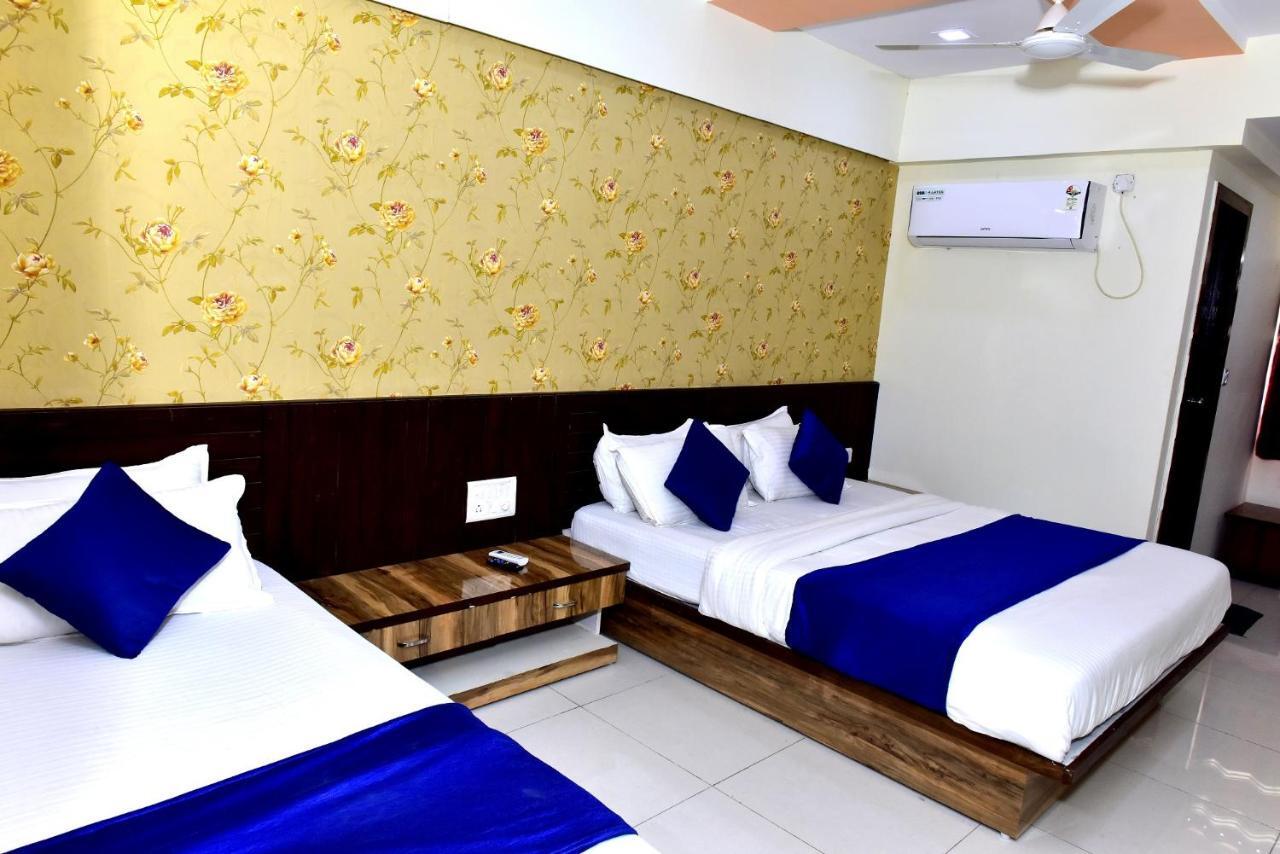 Hotel Peradiot Ahmedabad Eksteriør billede